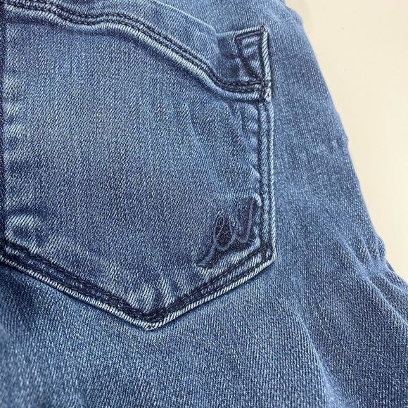 Women’s Express stretch jeans size 2R - Picture 10 of 11